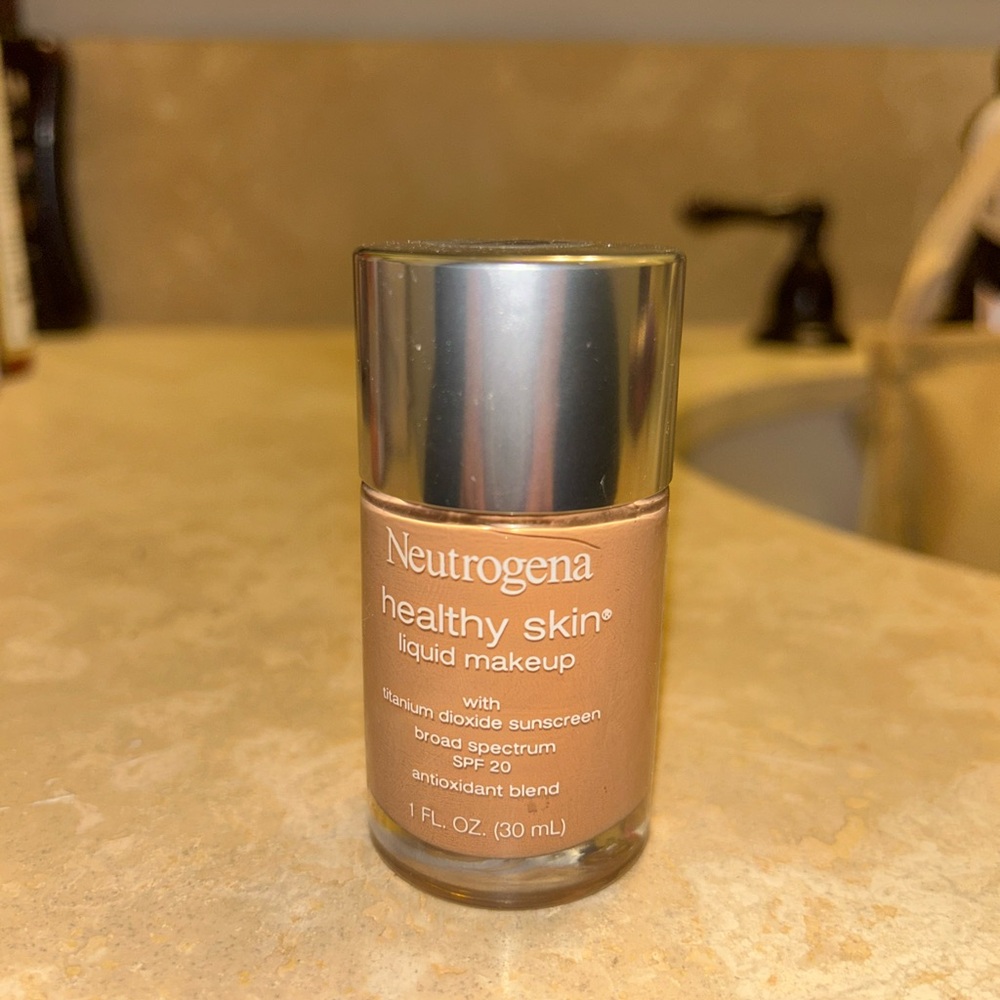 Neutrogena Healthy Skin Liquid Makeup Broad Spectr SPF 20 Caramel 105 foundation
